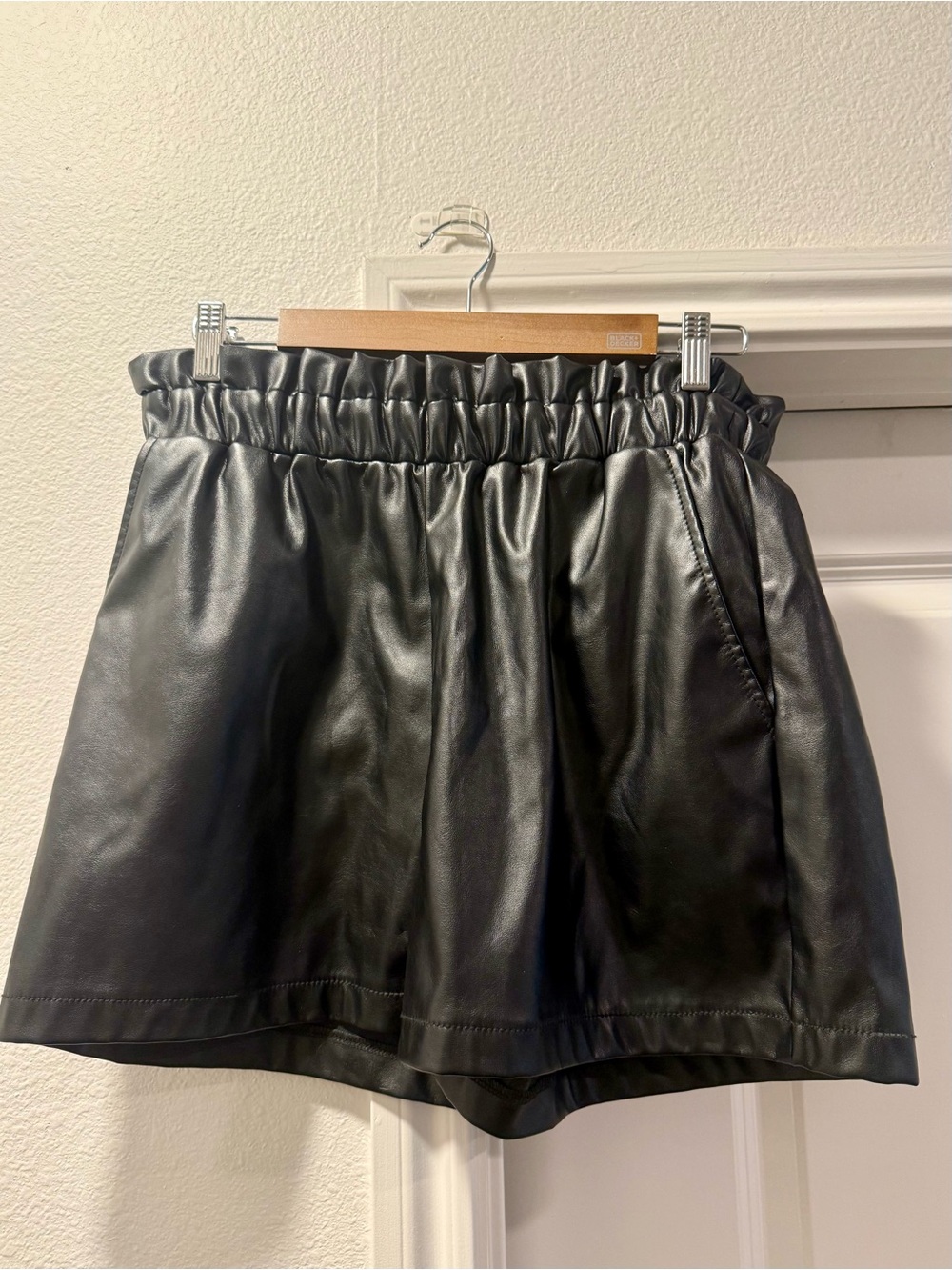 BCBGeneration Black Faux Leather Elastic-Waist Paperbag Women’s Shorts